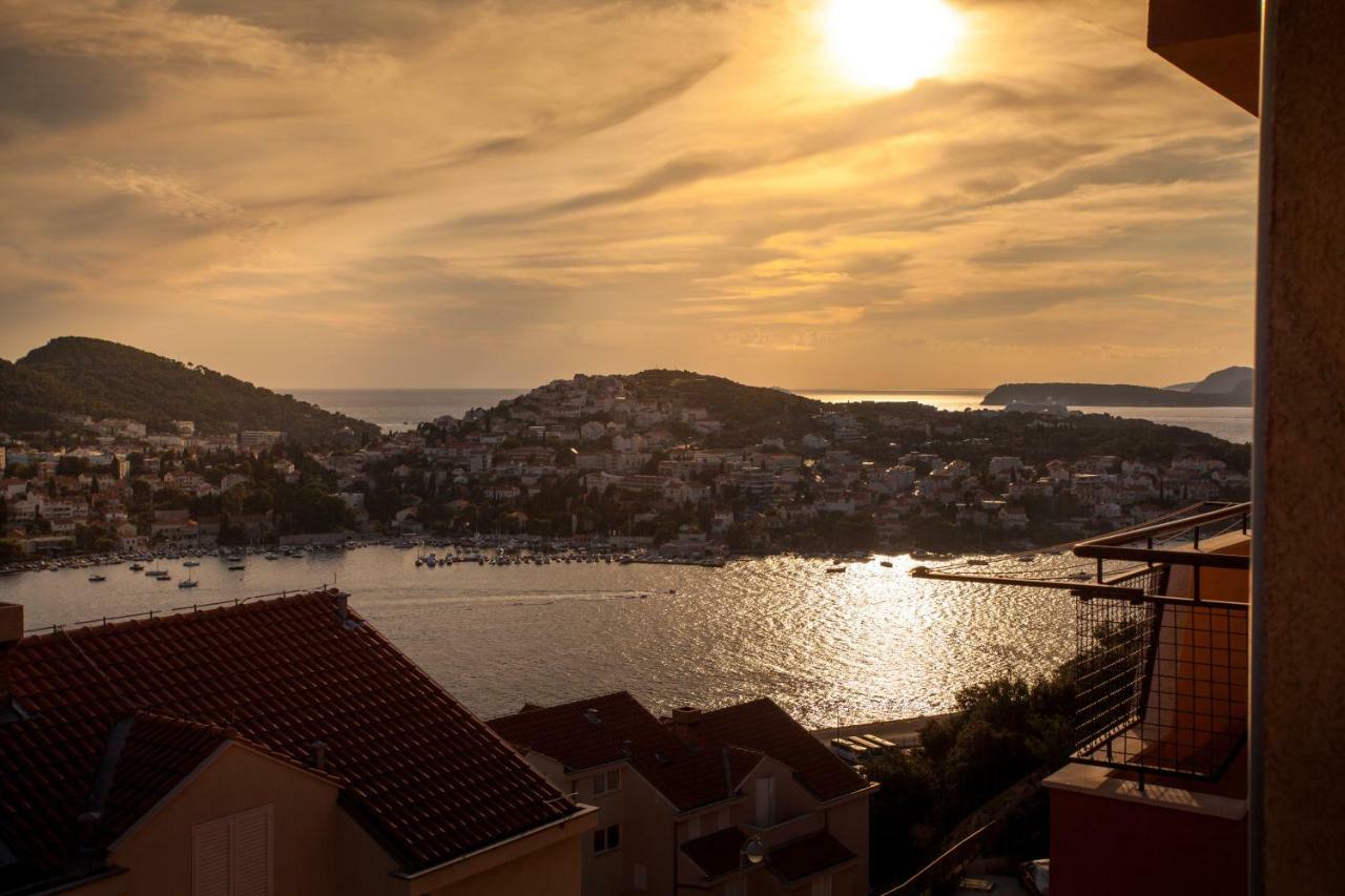 Two Bedroom Apartment With A Sea View & A Balcony Ragusa Esterno foto
