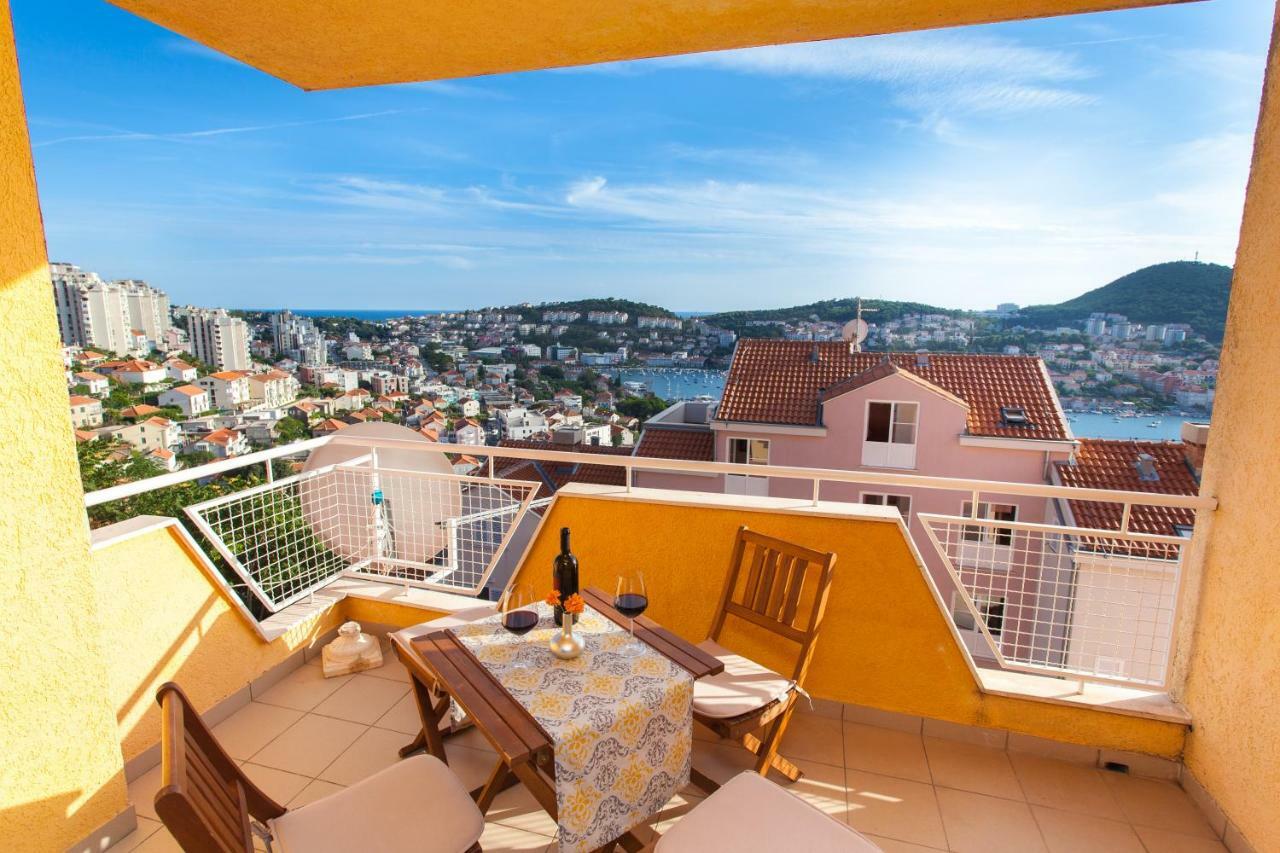 Two Bedroom Apartment With A Sea View & A Balcony Ragusa Esterno foto